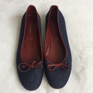 Burberry canvas flats